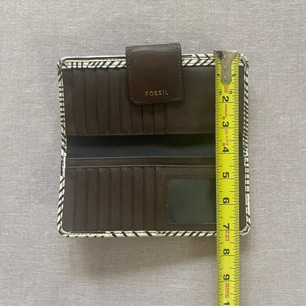 Fossil geometric clutch wallet. - Picture 12 of 13